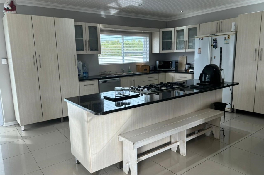 3 Bedroom Property for Sale in Clarendon Marine Eastern Cape